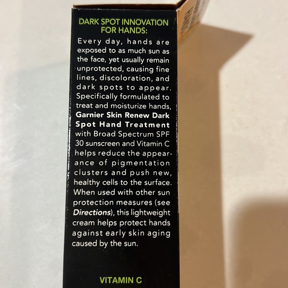 Garnier Skin Renew Dark Spot Hand Treatment - Picture 5 of 8